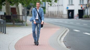  Elektrische Tretroller 