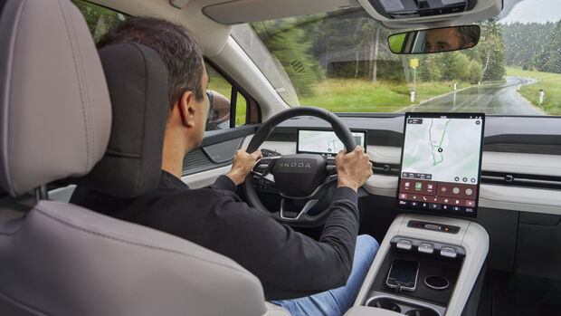 Škoda Peaq bei der Fahrpräsentation mit Testfahrzeug, Ausstattungsdetails und technischen Informationen zum elektrischen SUV.