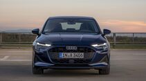 Audi A3 Sportback frontal mit LED-Scheinwerfern und Kühlergrill