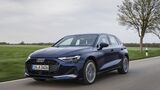 Audi A3 Sportback in Fahrt auf Landstraße mit Frontansicht