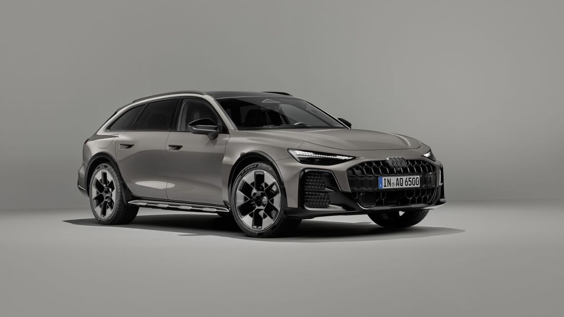 Audi A6 allroad in Dreiviertel-Frontansicht mit markantem Kühlergrill und großen Leichtmetallrädern.
