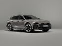 Audi A6 allroad in Dreiviertel-Frontansicht mit markantem Kühlergrill und großen Leichtmetallrädern.