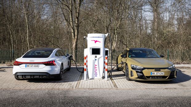 Audi e-tron GT 2021, E-Auto, Ladestation, laden, Schnelllader, Ionity