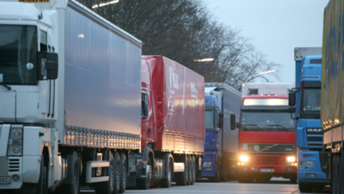 Autobahnparkplätze vorsichtig anfahren