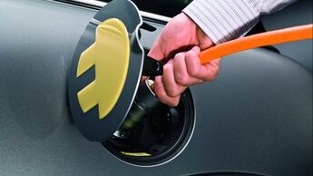 Autoindustrie braucht Hilfe bei Elektrofahrzeugen