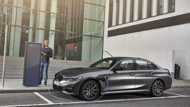 BMW 330e Limousine 2019