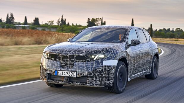 BMW iX3 2025