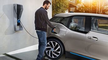 Bund beschließt Kaufprämie für E-Autos.