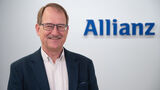 Carsten Reinkemeyer vom Allianz Zentrum für Technik spricht über Reparaturkosten und Batterieschäden bei Elektroautos.