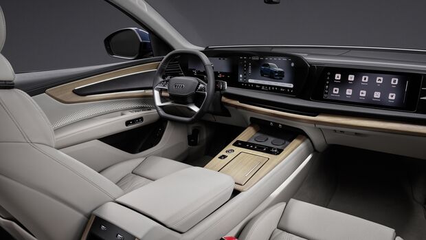 Cockpit des Audi Q7 Generation 3 mit digitalen Displays und heller Innenausstattung.
