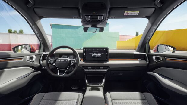 Cockpit des Skoda Epiq mit Digitaldisplay und zentralem Infotainment-Bildschirm.