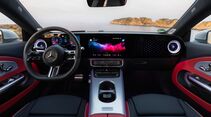 Cockpit mit Display und Lenkrad im Mercedes CLA Shooting Brake Innenraum