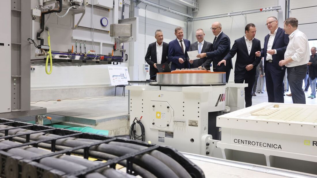 DEKRA eröffnet sein neues Batterie Test Center 