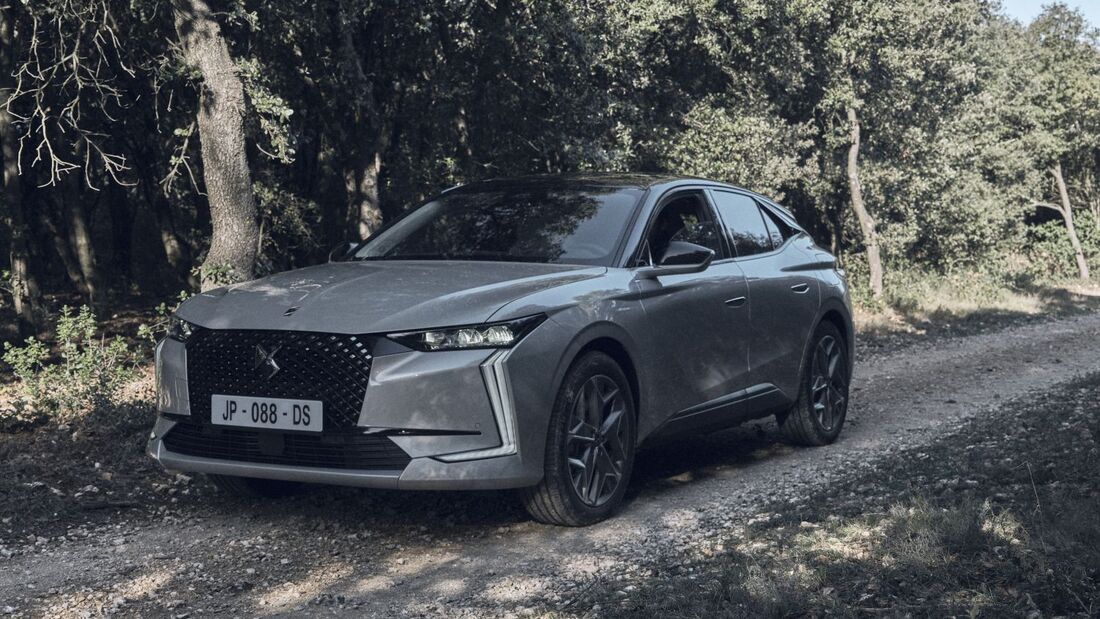 DS 4 Hybrid 136 2025