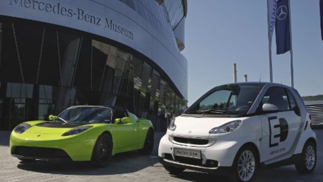 Daimler steigt bei Tesla ein