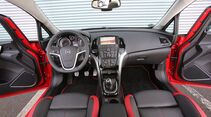 Das Cockpit des Opel Astra Sports Tourer 2.0 CDTI BiTurbo