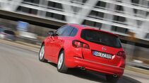 Das Heck des Opel Astra Sports Tourer 2.0 CDTI BiTurbo