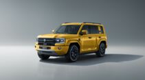 Der DENZA BAO 5 steht als gelbes Plug-in-Hybrid-SUV in Front-Seitenansicht im Studio.
