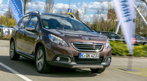Der Peugeot 2008 von vorne links
