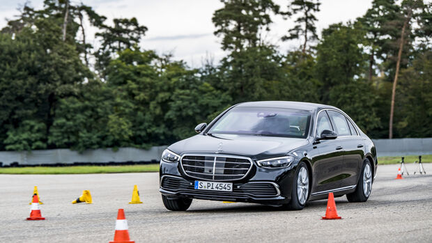 Der sicherste Pkw weltweit wird von Mercedes gebaut. Im S 680 Guard fahren Staatschefs, Königshäuser oder Top-Minister rundum geschützt vor.