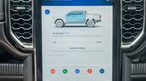 Display im Ford Ranger PHEV zeigt Pro Power Onboard mit Leistungsanzeige und Generator-Modus.