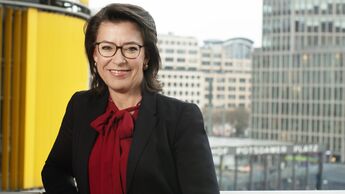 Dr. Claudia Conen, Hauptgeschäftsführerin des BDL, bei einem Interviewfoto in einem Bürogebäude in Berlin.