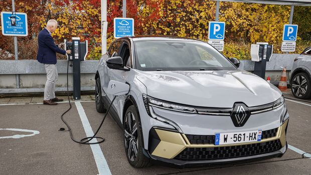 ESSAIS PRESSE MEGANE RENAULT E-TECH