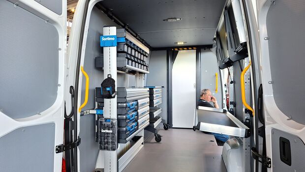 Einblicke zum Sprinter Jubiläum in Berlin-Spandau von Mercedes-Benz Vans.