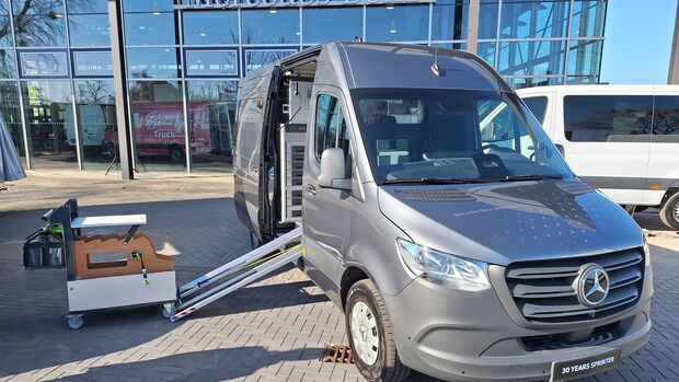 Einblicke zum Sprinter Jubiläum in Berlin-Spandau von Mercedes-Benz Vans.
