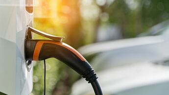 Elektroauto beim Laden