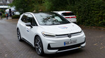 Elektroautos und Firmenwagen beim firmenauto test drive 2026 in Heiligenhaus, wo Fuhrparkmanager neue Modelle verschiedener Hersteller testen.