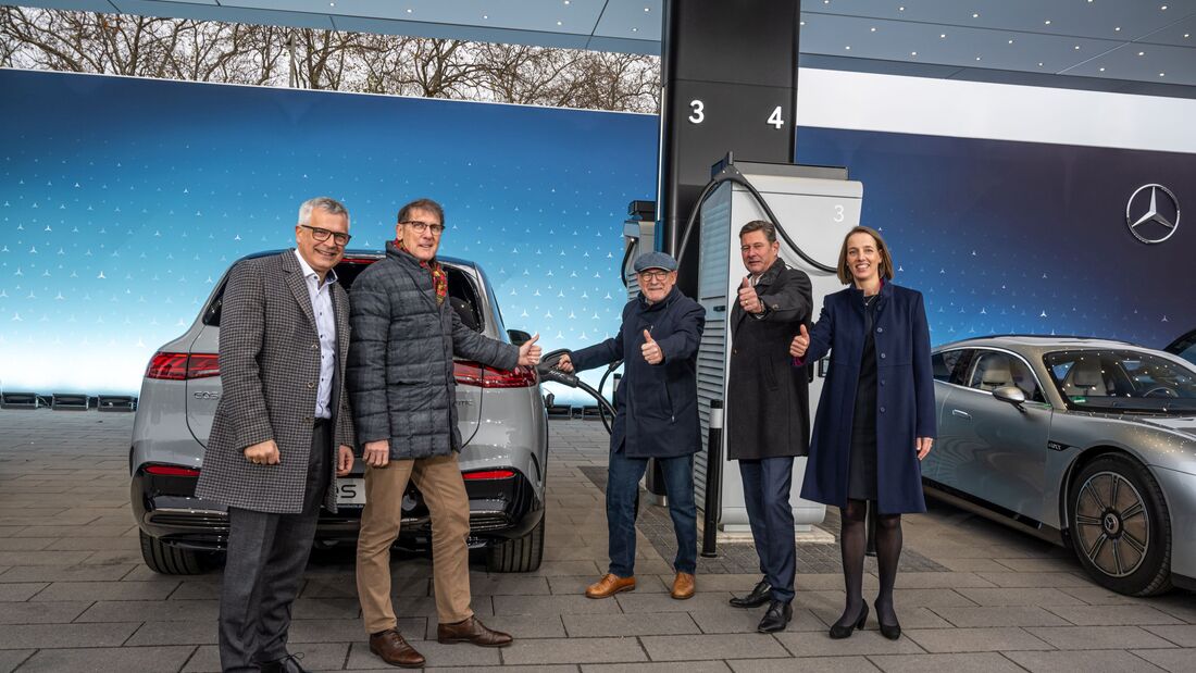 Eröffnung Mercedes-Benz Charging Hub Mannheim

Opening Mercedes-Benz Charging Hub Mannheim