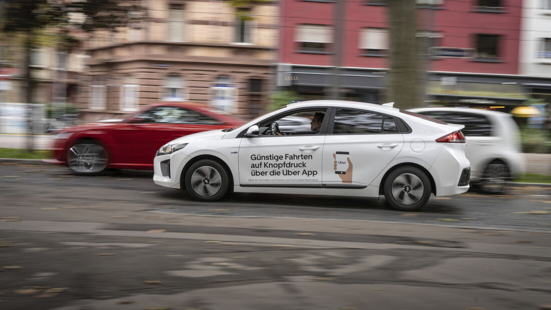 Fahrtenvermittlung von Uber startet in Bremen mit breiter Auswahl an Optionen