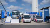 Farizon-Messestand auf der IAA Transportation 2026: Homtruck, Farizon SV und Farizon V7E vor dem Geely-Farizon-Pavillon in Hannover.
