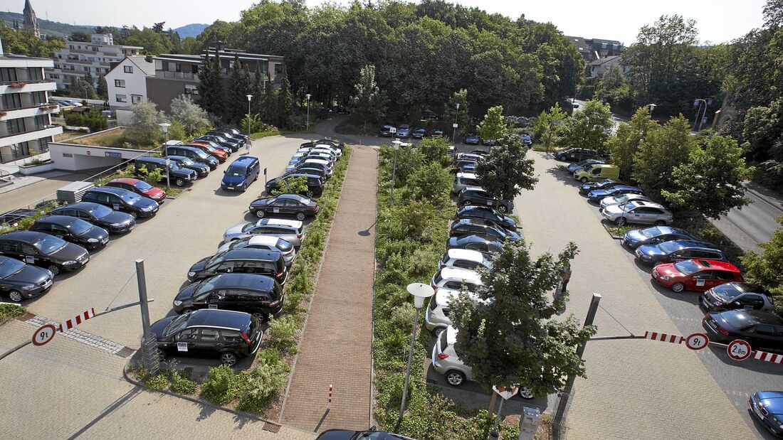 Firmenparkplatz