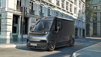 Flexis entwickelt voll vernetzte Elektro-Fahrzeuge für die urbane Logistik und will die letzte Meile revolutionieren – Marktstart in Europa ist für Ende 2026 geplant.