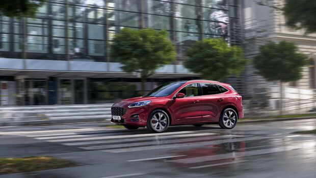 Ford Kuga 2021 Plug-in hybrid, parken, einparken, Parkplatz