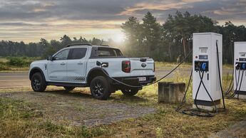 Ford Ranger PHEV  2025