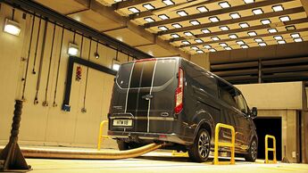 Ford Test Zentrum Dunton bei London Abgas Geräusch Umbauten