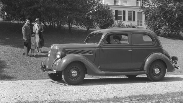 Ford US V8 Tudor Sedan