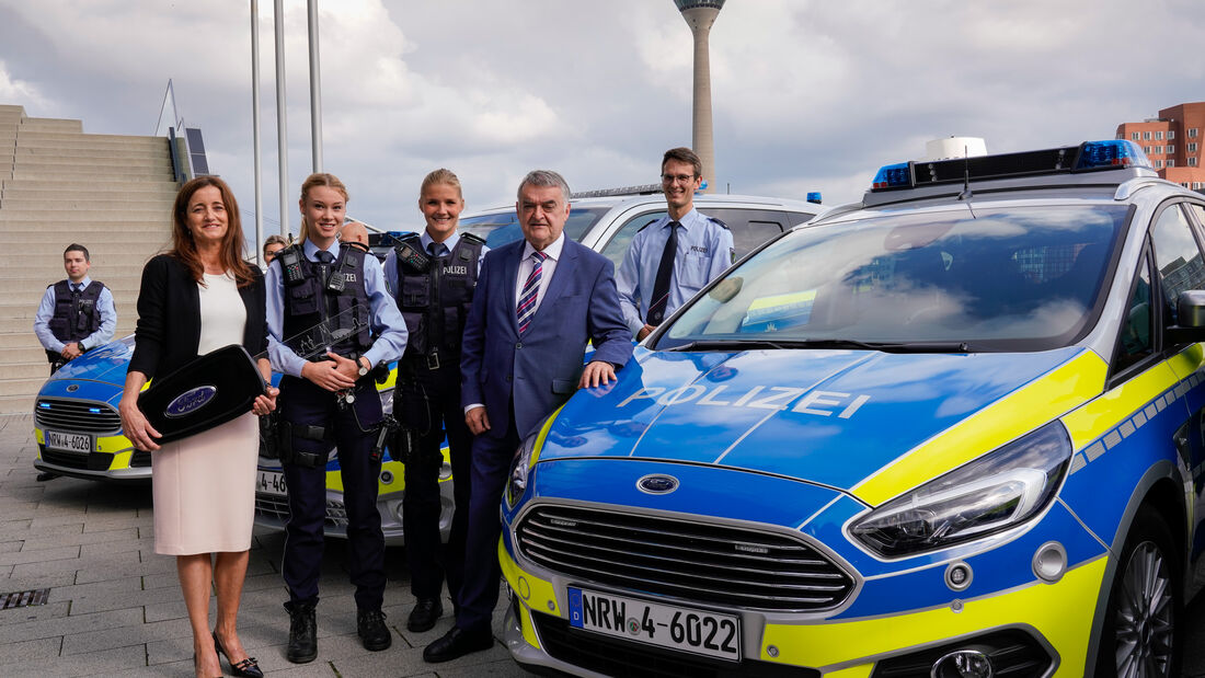 Ford übergibt Streifenwagen-Flotte