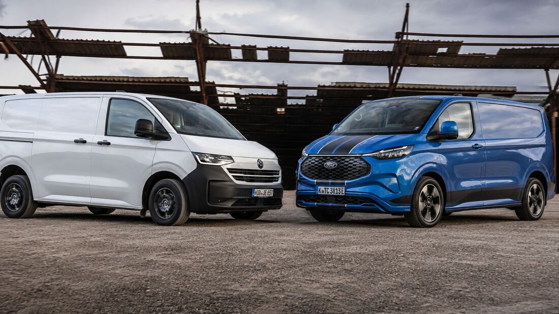 Gegenüberstellung des VW Transporter T7 und des aktuellen Ford Transit Custom.