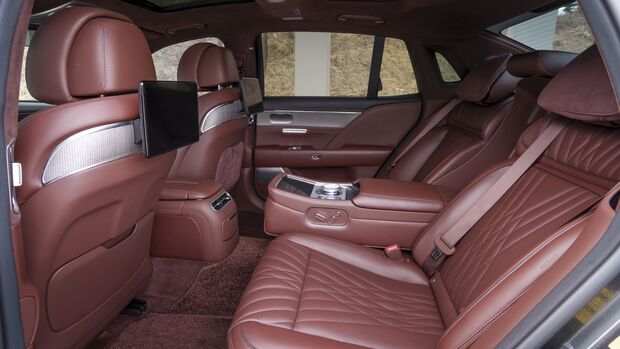 Genesis G90 2023