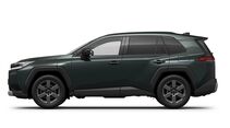Grüner Suzuki Across Plug-in-Hybrid in vollständiger Seitenansicht mit dunklen Radlaufverkleidungen und Leichtmetallrädern.