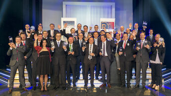 Gruppenbild mit allen Gewinnern bei Die besten Marken und Firmenauto des Jahres 2014