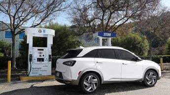 Hyundai Nexo 2018 Brennstoffzelle, Fuel Cell, Tankstelle, tanken