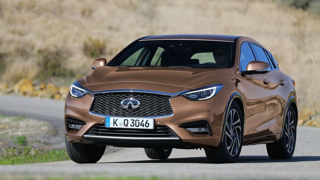 Infiniti Q30