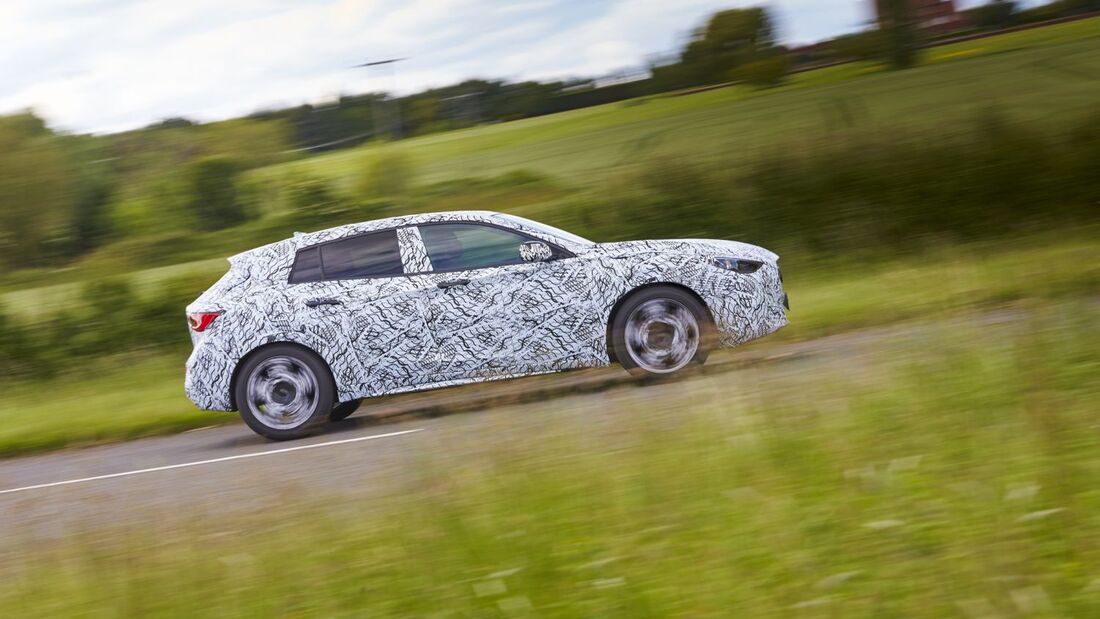 Infiniti Q30