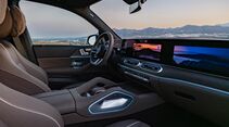 Innenraum des Mercedes GLS mit Cockpit, Display und Mittelkonsole