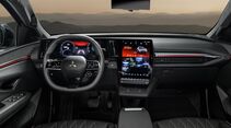 Innenraum des Mitsubishi Eclipse Cross mit Cockpit und zentralem Display